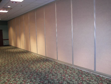 modular room walls and modular room dividers in an office or workplace setting